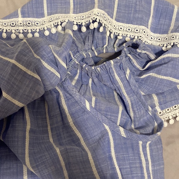 BNWT off the shoulder striped top size Large - Picture 3 of 4